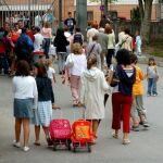 CiU y PSOE acuerdan ampliar a cuatro semanas el permiso de paternidad a partir del 1 de enero de 2011