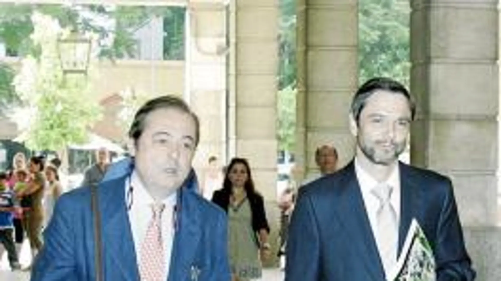 Mellet se cree víctima de una cacería «jurídica y política» en Mercasevilla