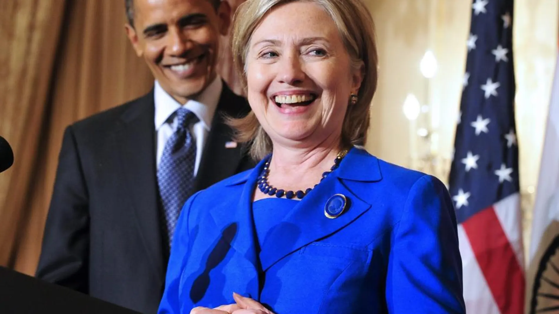 Imagen de archivo datada el 3 de junio del 2010 del presidente estadounidense Barack Obama y la entonces secretaria de Estado Hillary Clinton en Washington, EEUU.