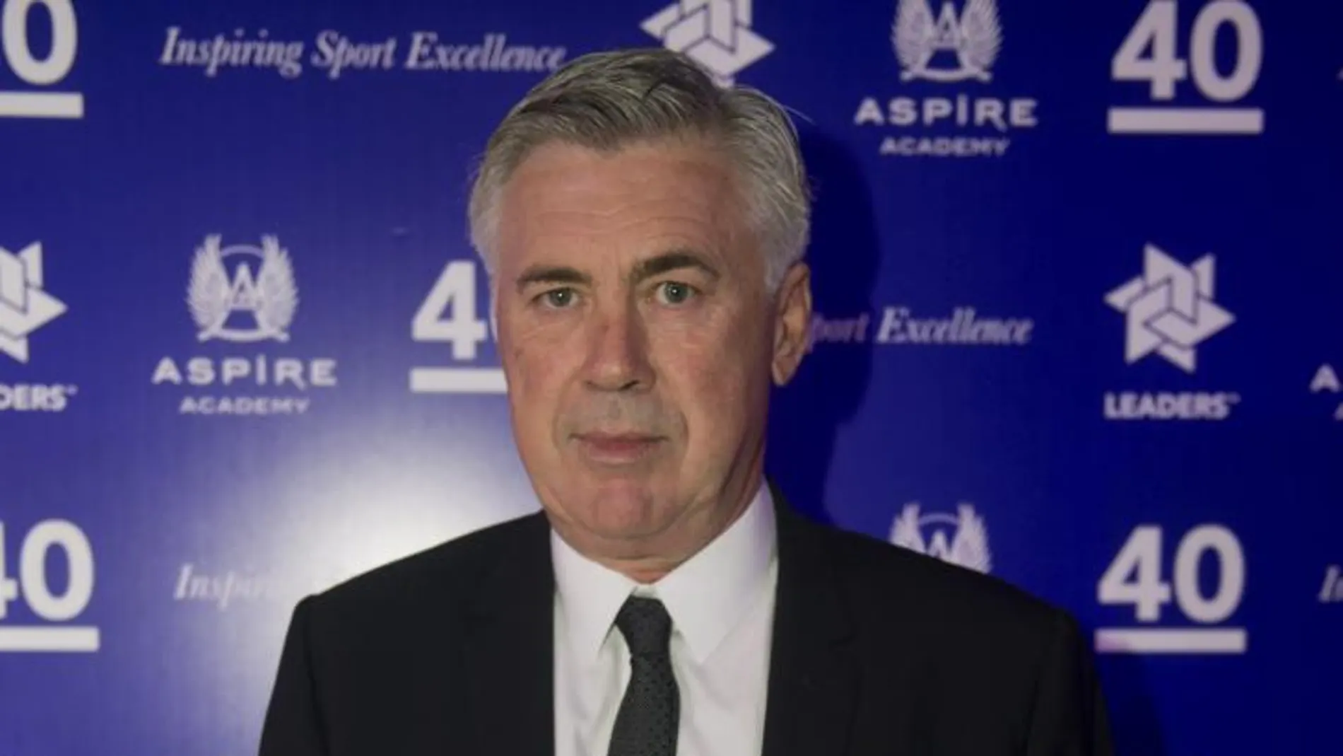 El técnico italiano de fútbol Carlo Ancelotti posa antes de recibir el premio «Inspiring Leader».