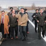 El delegado del Gobierno en Castilla y León, Miguel Alejo, visita las obras de la autovía de la Meseta (A-67)