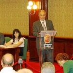 El alcalde de Móstoles, Esteban Parro, durante el Debate sobre el Estado del Municipio, celebrado ayer en la localidad