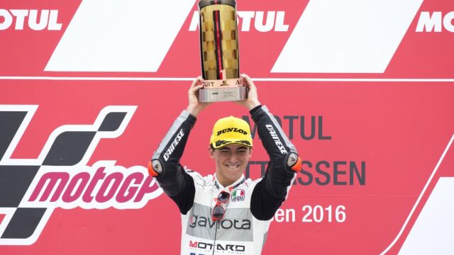 Francesco Bagnaia celebra su victoria