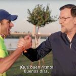 El PP ha lanzado un vídeo de precampaña de cara a las generales, en el que el presidente en funciones, Mariano Rajoy, hace ejercicio en Badajoz y reconoce que le gusta más caminar que correr