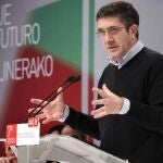 Patxi López, durante su intervención en la apertura del VII Congreso del partido que se celebra este fin de semana en Bilbao.