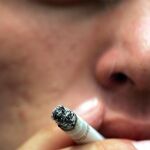 Hawai, el primer estado estadounidense en elevar a 21 años la edad para poder fumar