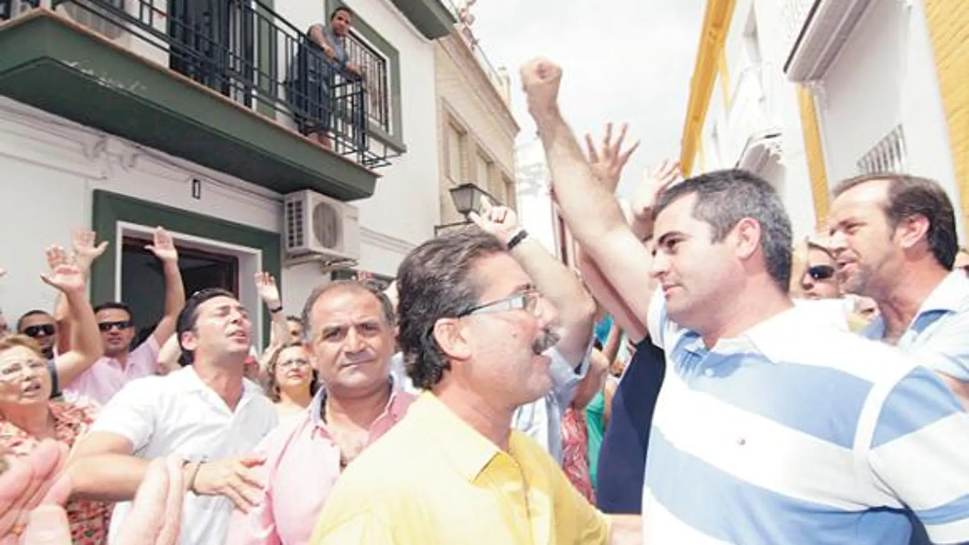 El ex primer edil José Luis Vega durante el pleno que lo desalojó de la Alcaldía de La Algaba