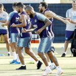Arturo Vidal, Luis Suárez y Messi, en el entrenamiento de ayer/efe