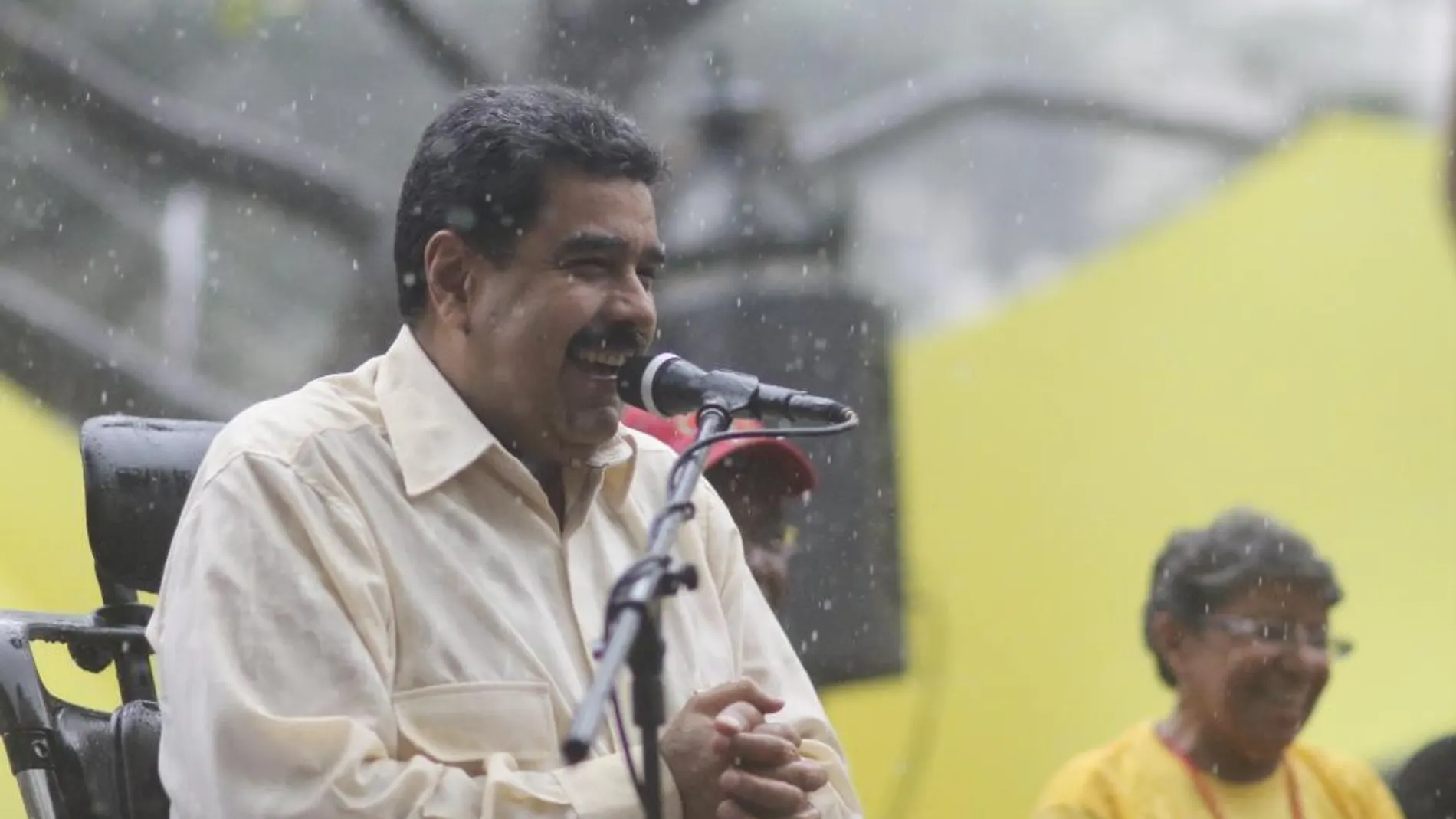 Nicolás Maduro dice que todos los servicios públicos funcionarán