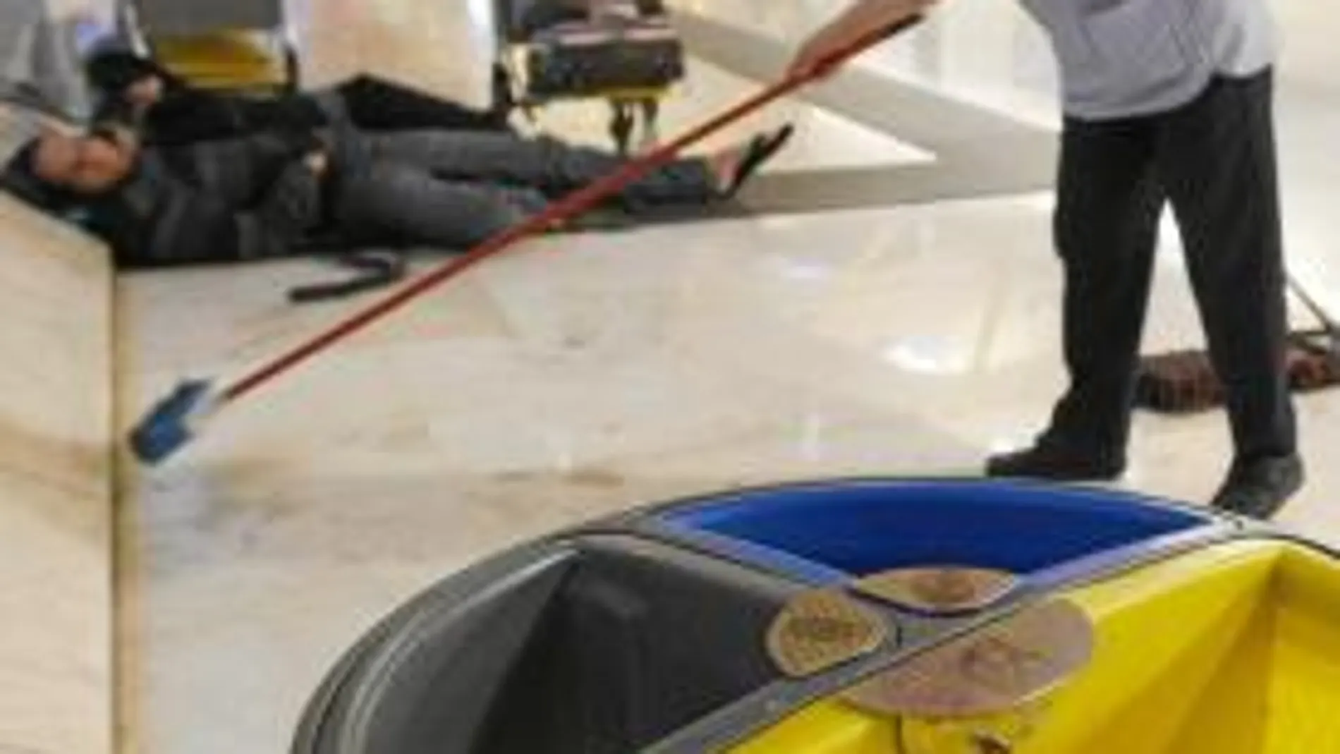 Las zonas de embarque permanecieron desiertas durante la crisis mientras que el resto de los espacios estaban desbordados