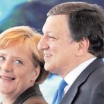 Merkel sonríe durante su comparecencia de ayer con Barroso en Berlín