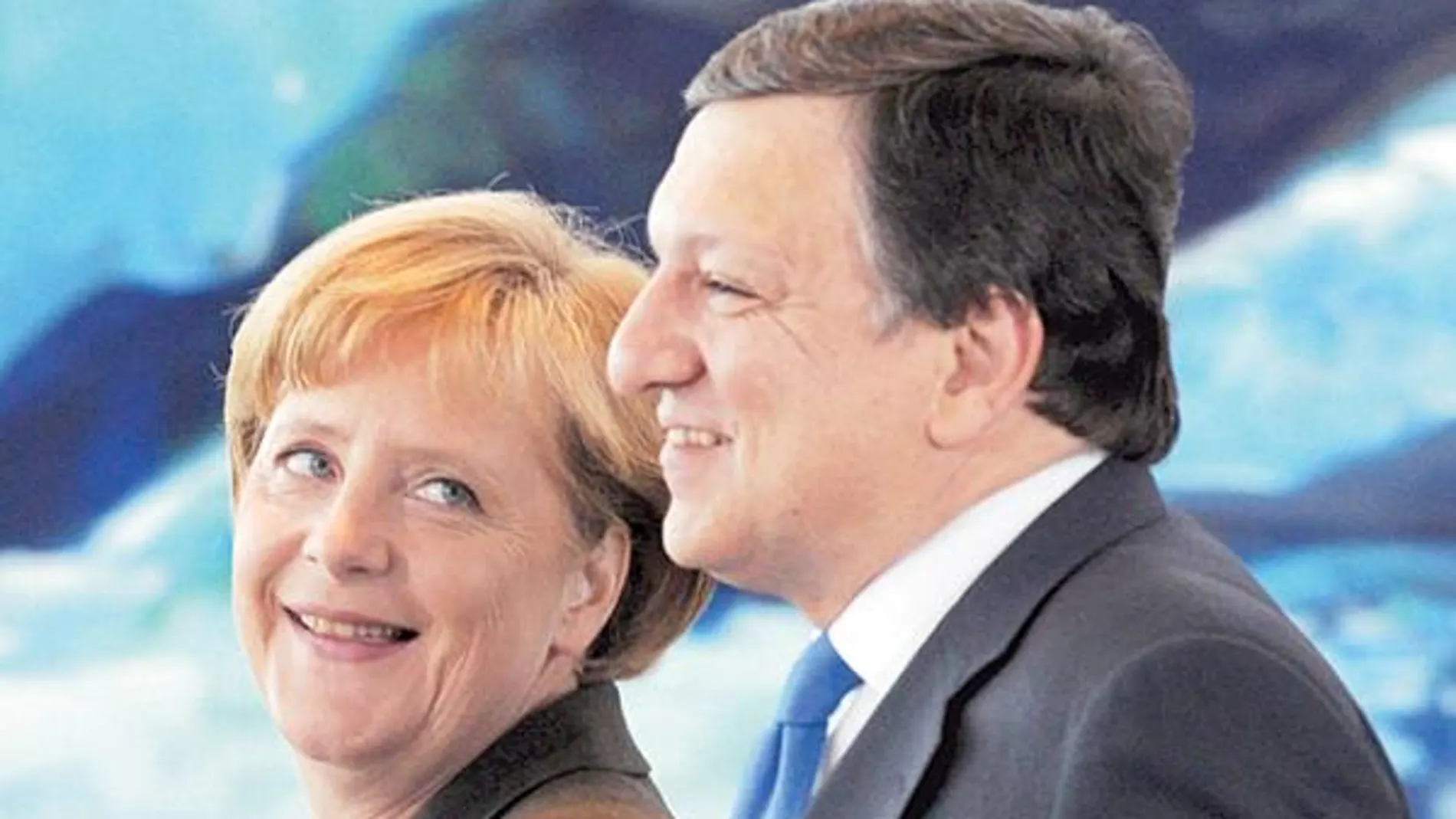 Merkel sonríe durante su comparecencia de ayer con Barroso en Berlín