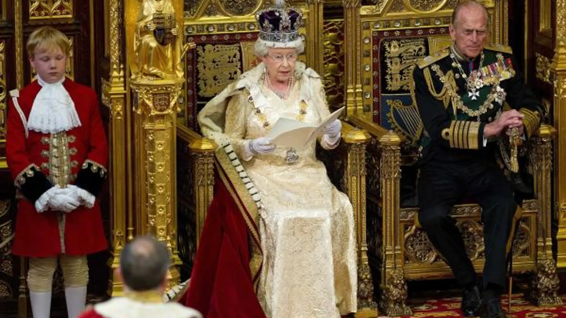 Isabel II presenta las primeras leyes de Cameron