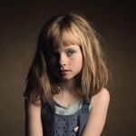 Imagen de una de las niñas que protagonizan la campaña de Aldeas Infantiles