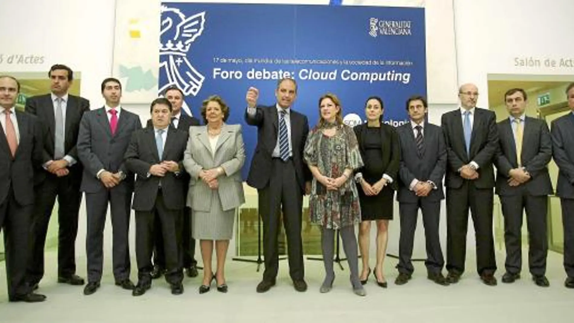 El presidente de la Generalitat, ayer durante su visita al foro de debate «Cloud Computing»