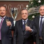 El Real Madrid felicita la Navidad a los aficionados del club blanco