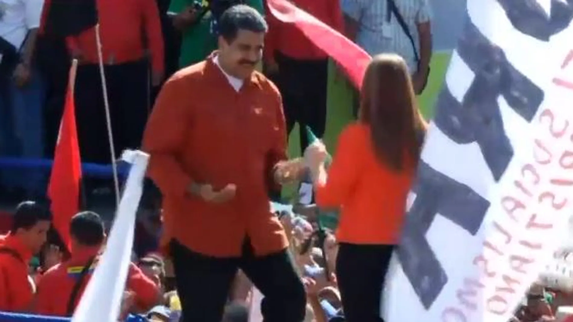 Maduro baila con su mujer