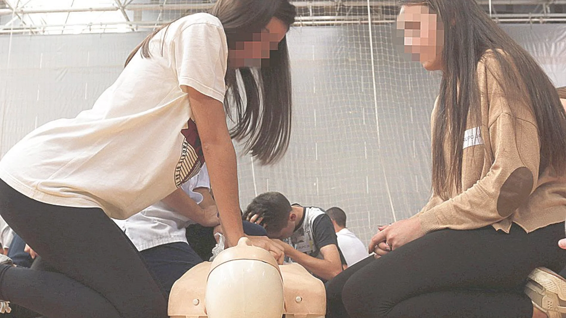 La formación ciudadana resulta decisiva a la hora de prevenir la mortalidad ante estos accidentes / Foto: Carlos Barba/EFE