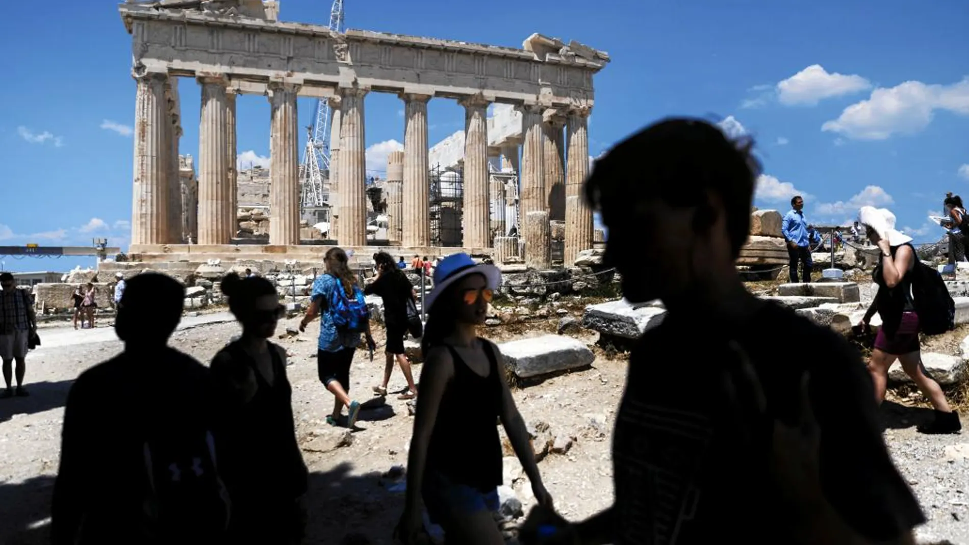 Los hoteleros griegos temen más cancelaciones si siguen las restricciones en los bancos