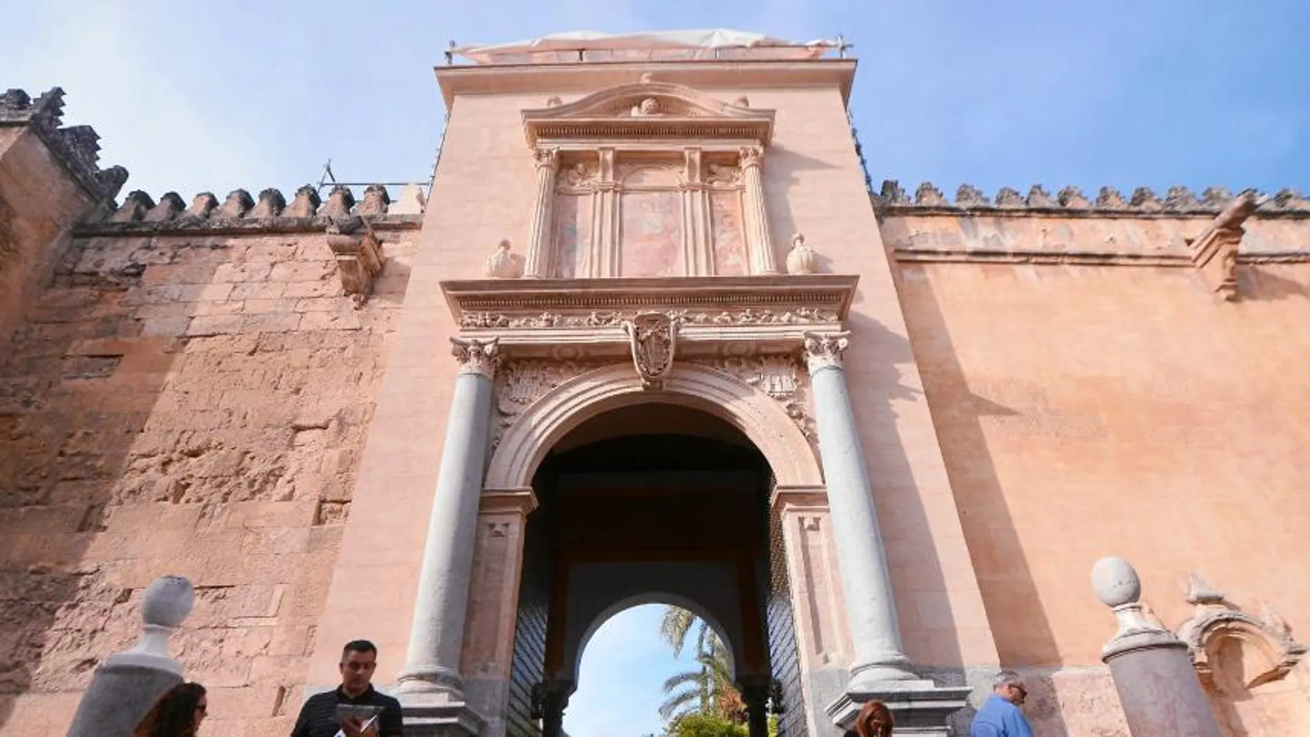 Aspecto que presenta ahora la Puerta de Santa Catalina de la Mezquita-Catedral de Córdoba tras la restauración