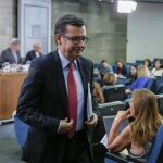 Román Escolano, ministro de Economía, ayer, al término del Consejo de Ministros