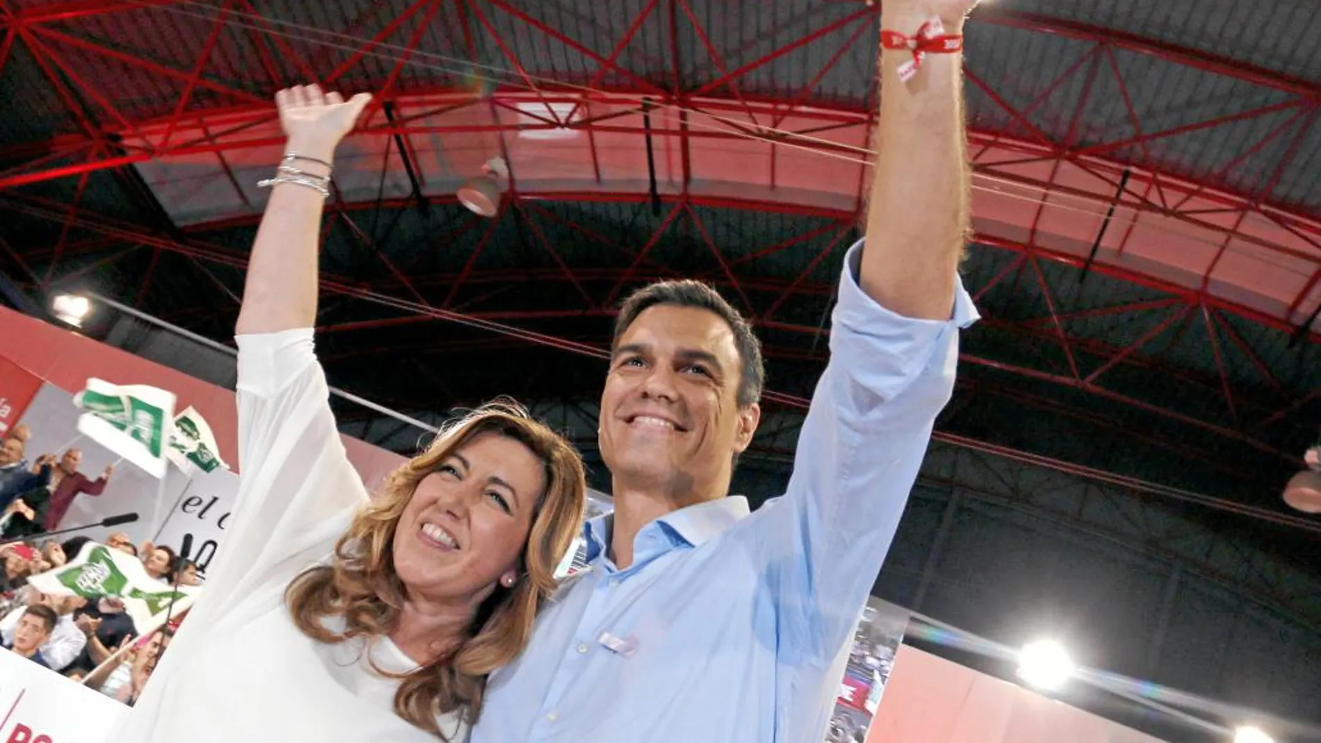 Susana Díaz y Pedro Sánchez en un acto socialista celebrado en la localidad de Viator, Almería, el pasado 7 de noviembre