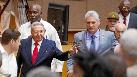 De funcionario en bicicleta a presidente
