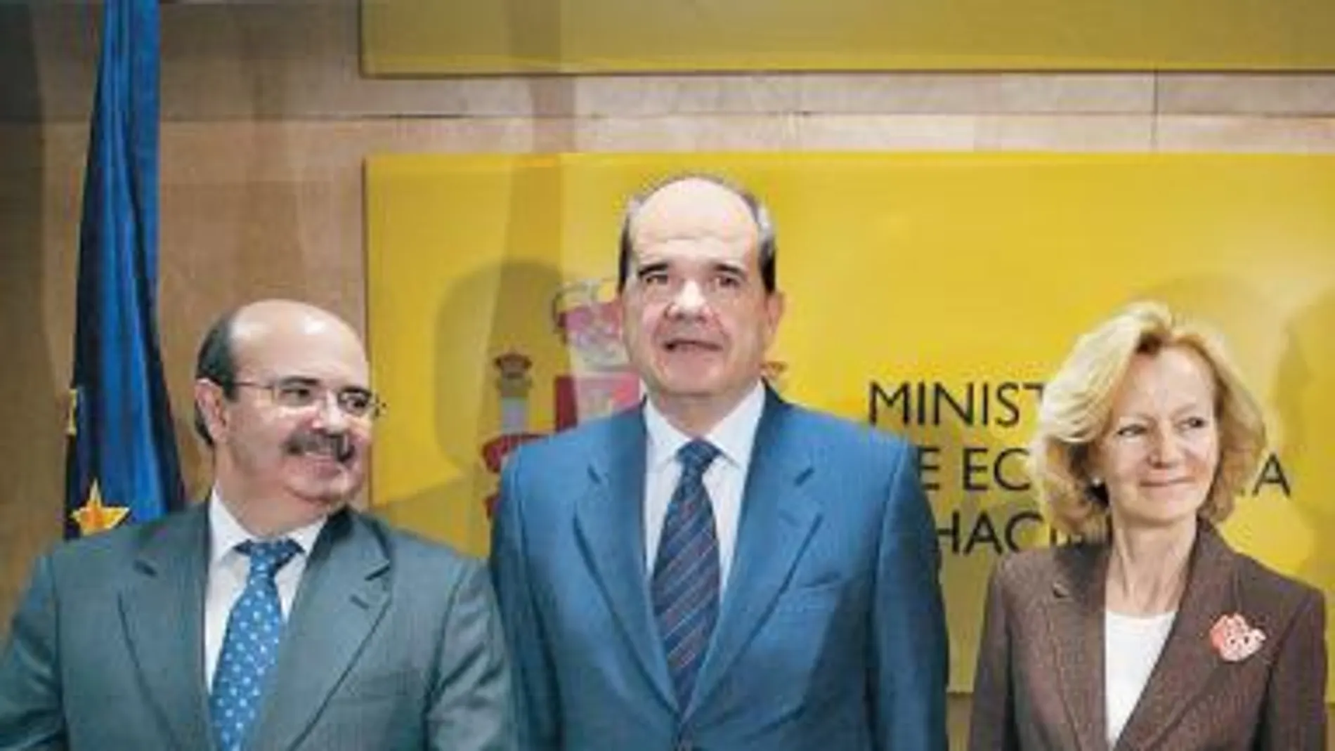 Gaspar Zarrías, Manuel Chaves y Elena Salgado, en una reunión sobre financiación autonómica