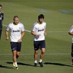 Mourinho observa a Granero y Benzema en el entrenamiento