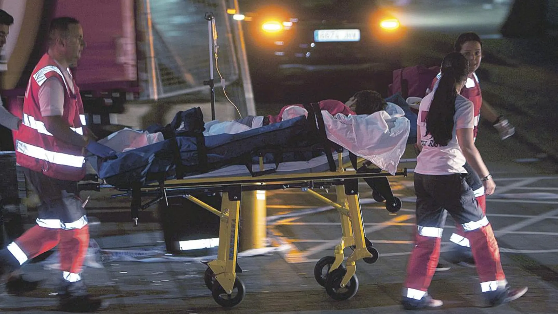 Los equipos de rescate trasladaron a los heridos al hospital Álvaro Cunqueiro de Vigo/Foto: Efe