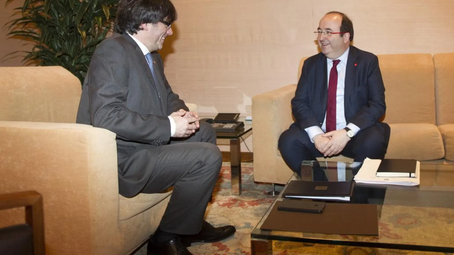 Carles Puigdemont ha recibido al primer secretario del PSC, Miquel Iceta.
