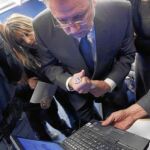 Marcelino Iglesias seguía ayer con cierta preocupación los resultados antes de dar la rueda de prensa
