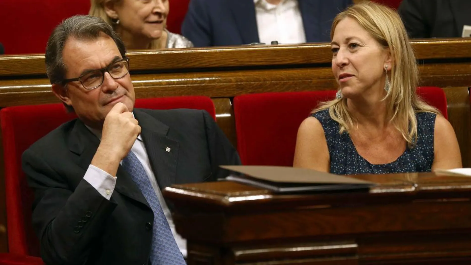 El presidente catalán, Artur Mas, junto a la vicepresidenta Neus Munté.