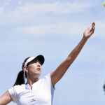 Garbiñe ensaya el saque durante el entrenamiento de ayer en Londres