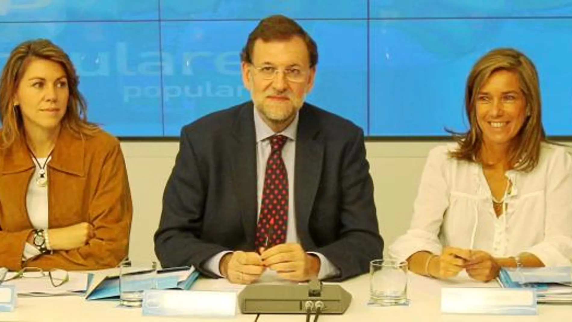 Dolores de Cospedal, Mariano Rajoy y Ana Mato durante la Cumbre autonómica celebrada ayer en Génova