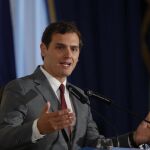 El presidente de Ciudadanos, Albert Rivera, durante su participación en un desayuno informativo del Fórum Europa