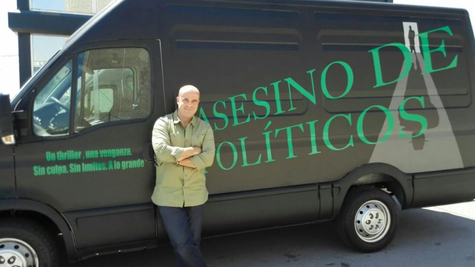 El PSOE denuncia en Oviedo una furgoneta con el lema «Asesino de políticos»