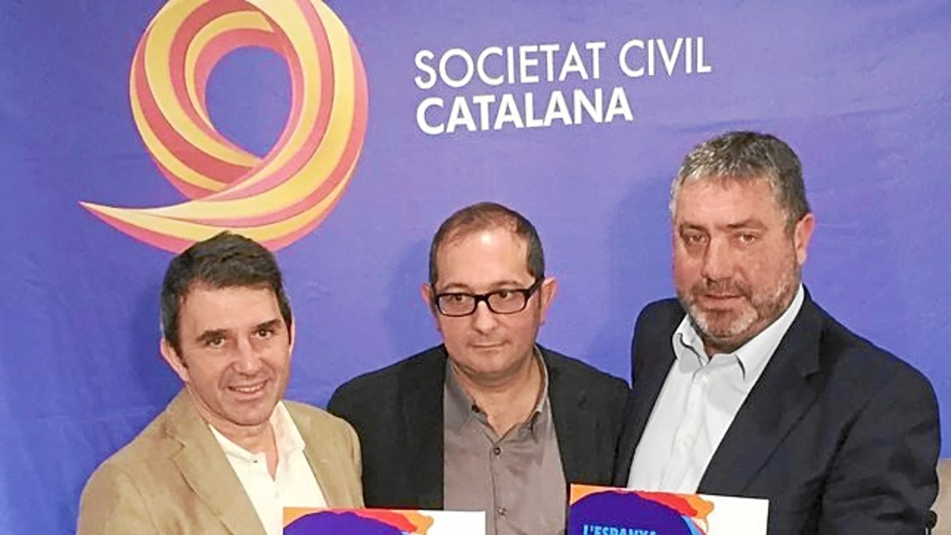 Los dirigentes de Societat Civil Catalana quieren cambiar el discurso existente en Cataluña, por lo que organizan un acto para el domingo
