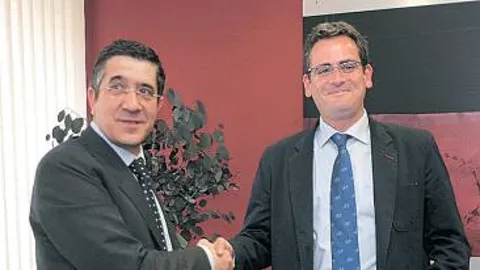 Baile de comisiones en el Parlamento vasco