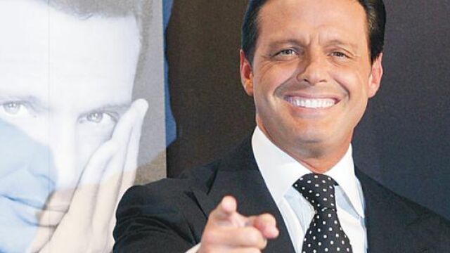 Luis Miguel aprovechó su estancia en la isla para jugar al golf en la isla