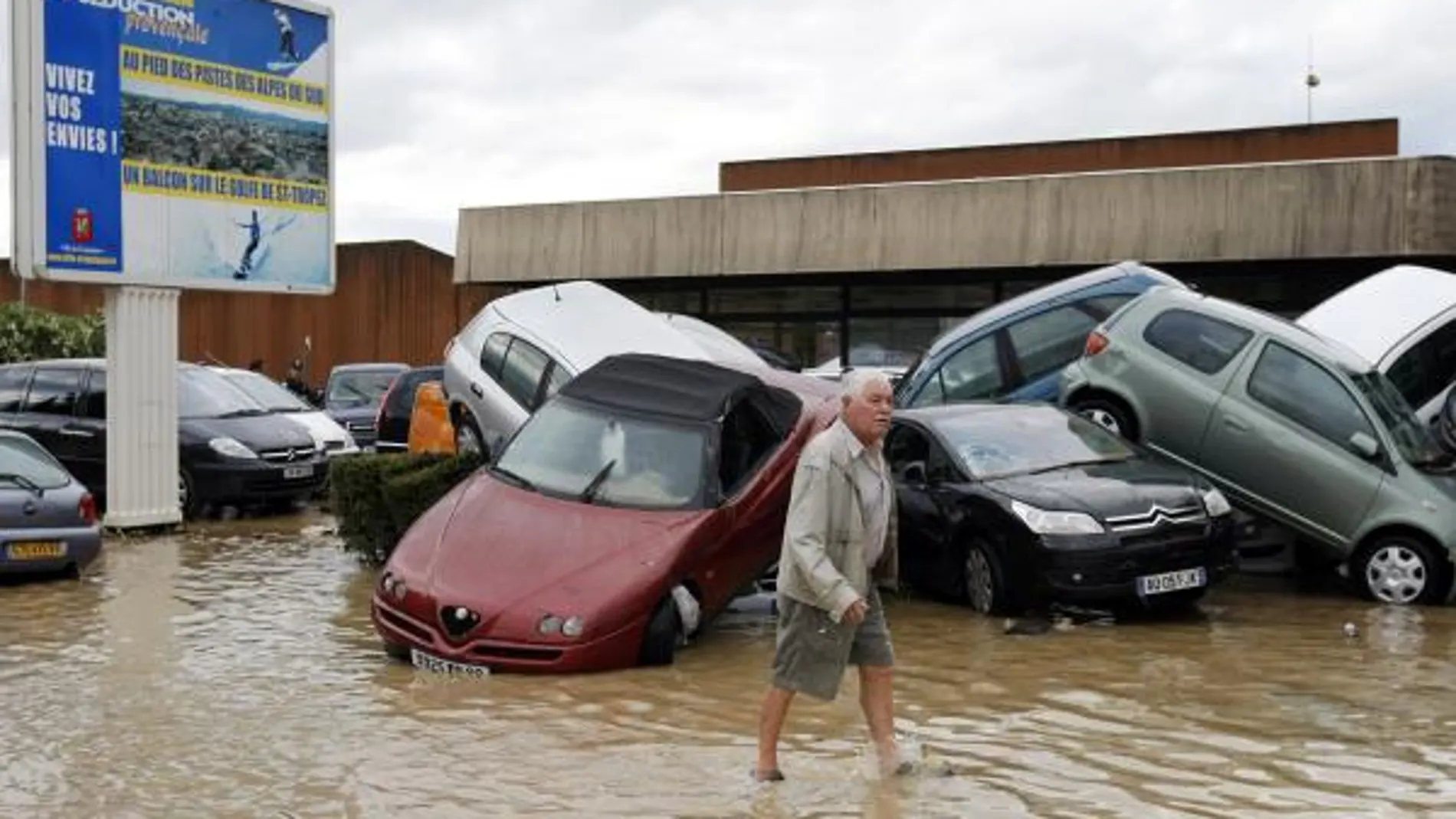 Diez muertos y varios desaparecidos en las inundaciones del sureste francés