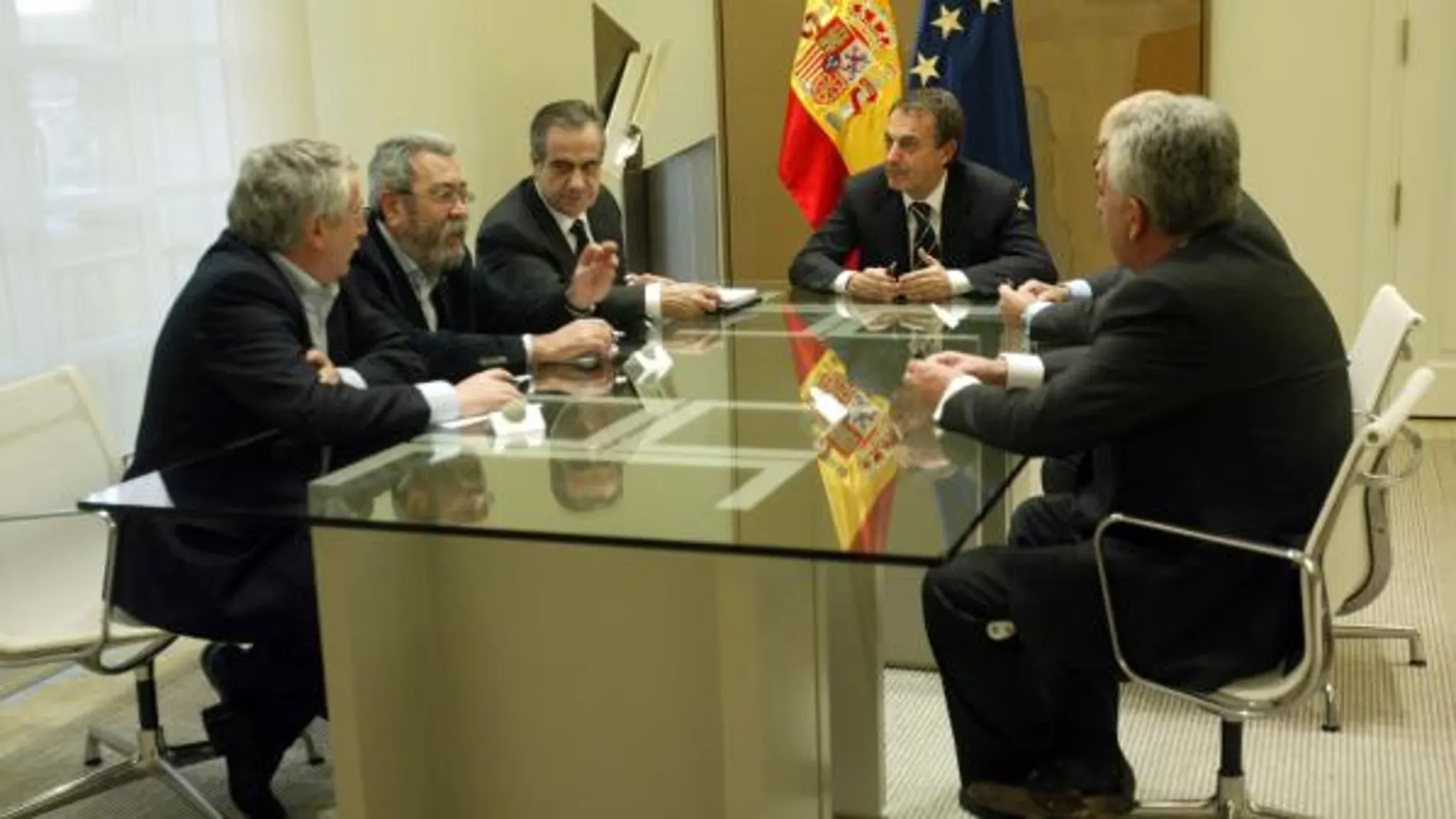 Los tres puntos de la discordia entre empresarios y sindicatos