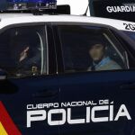 Imagen en el interior de un vehículo policial de Alfonso Cabezuelo, militar de la UME, uno de los condenados de “La Manada”. EFE/Jesús Diges