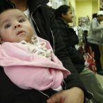 España defiende en Bruselas la baja por maternidad de 18 semanas