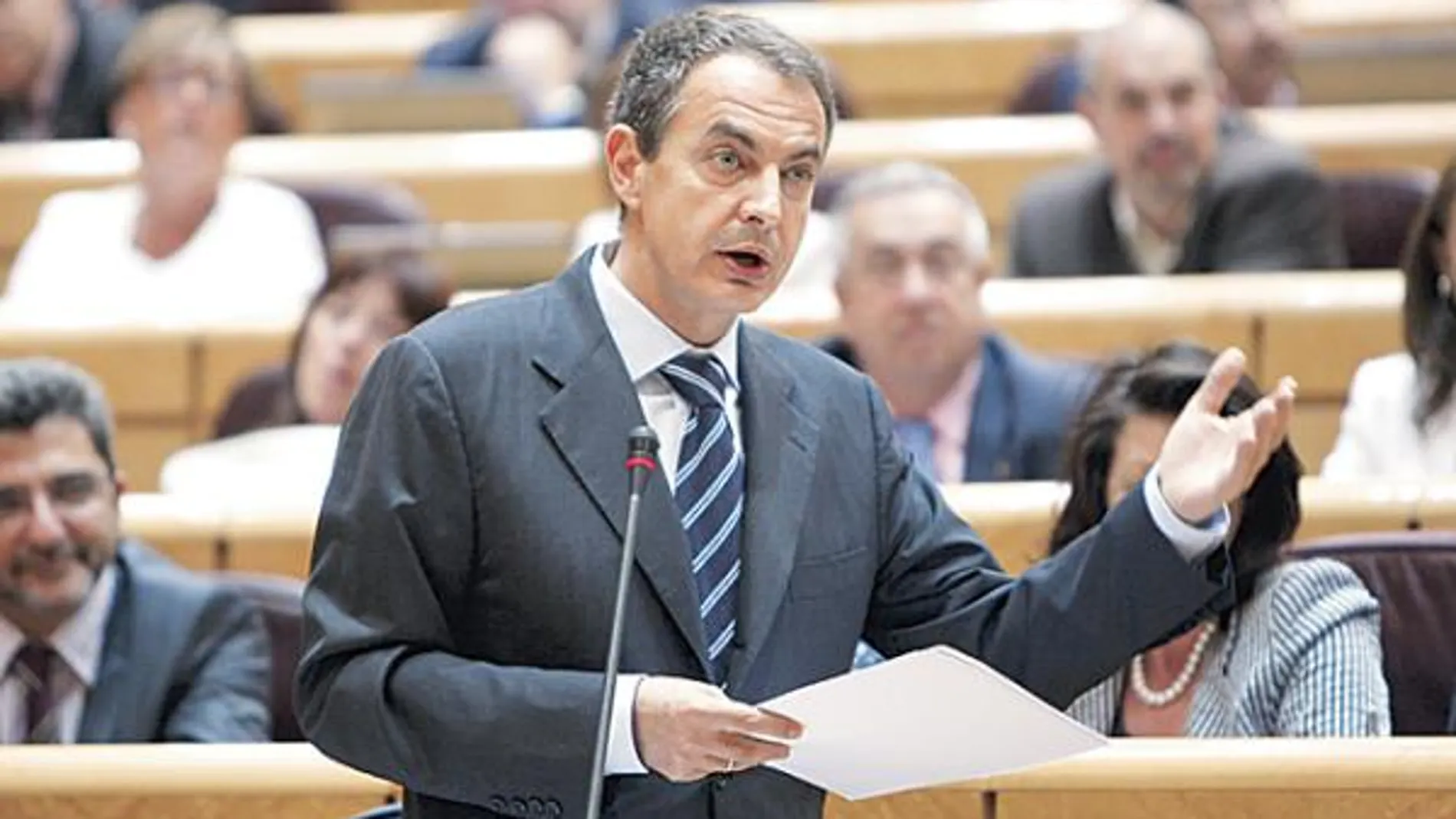 Zapatero habló ayer por primera vez del 7-J en el Senado