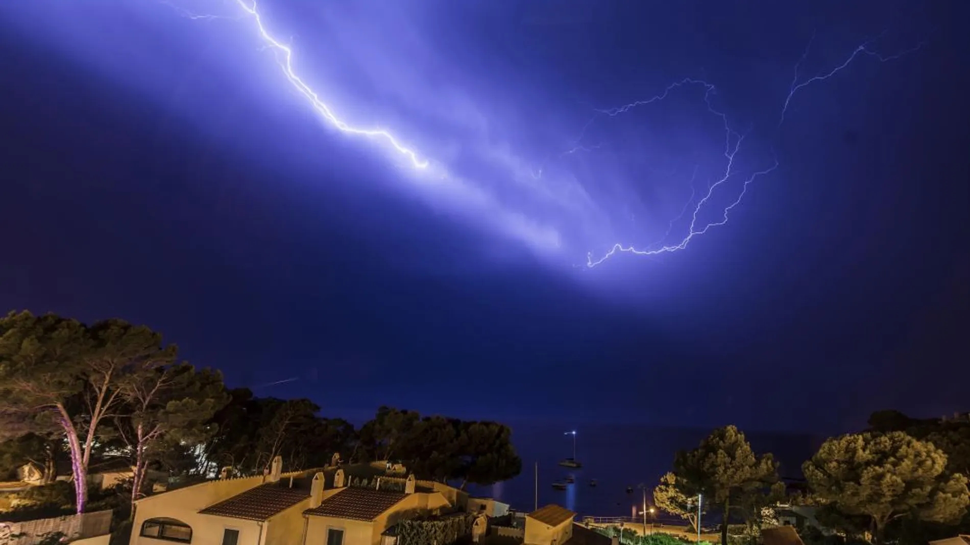 El cambio climático también altera los rayos