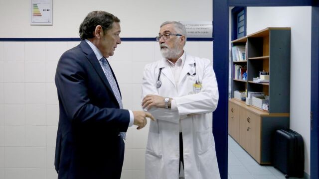El consejero de Sanidad, Antonio María Sáez Aguado, visita un centro de salud de Atención Primaria de Valladolid
