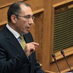 El nuevo viceministro griego de Transportes, Dimitris Kamenos, dimitió anoche, sólo horas después de prestar juramento.