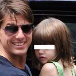 Tom Cruise piensa que su hija Suri está «poseída»