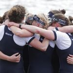 El equipo de Oxford celebra su victoria en la regata femenina/ Reuters